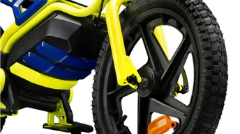 Ruedas 16" moto eléctrica infantil Valentino Rossi